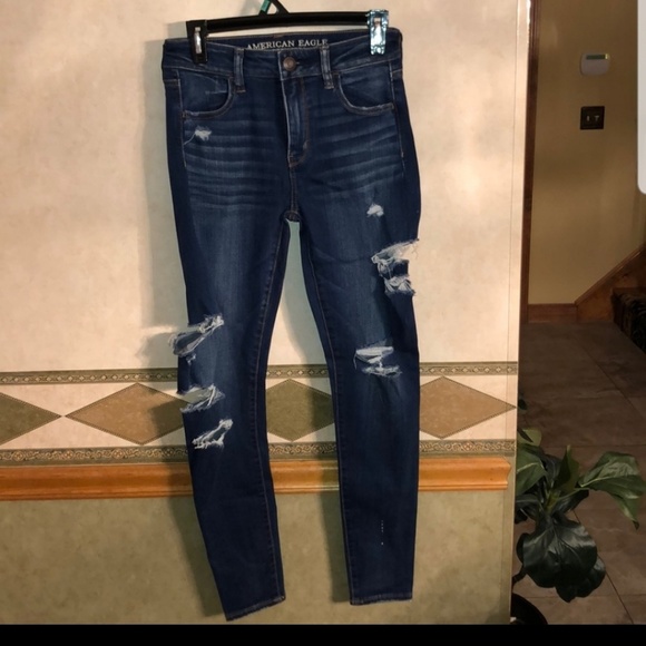 Does anyone have any 4short or 6 short in these - Picture 3 of 3